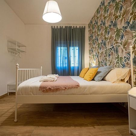 Casa Vacanze Partenope Apartment เนเปิลส์ ภายนอก รูปภาพ
