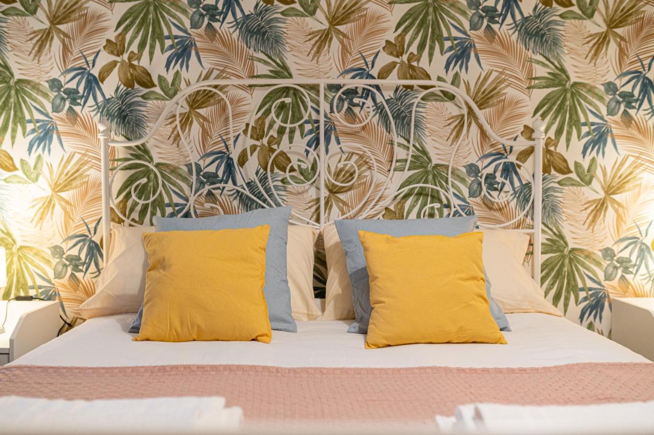 Casa Vacanze Partenope Apartment เนเปิลส์ ภายนอก รูปภาพ