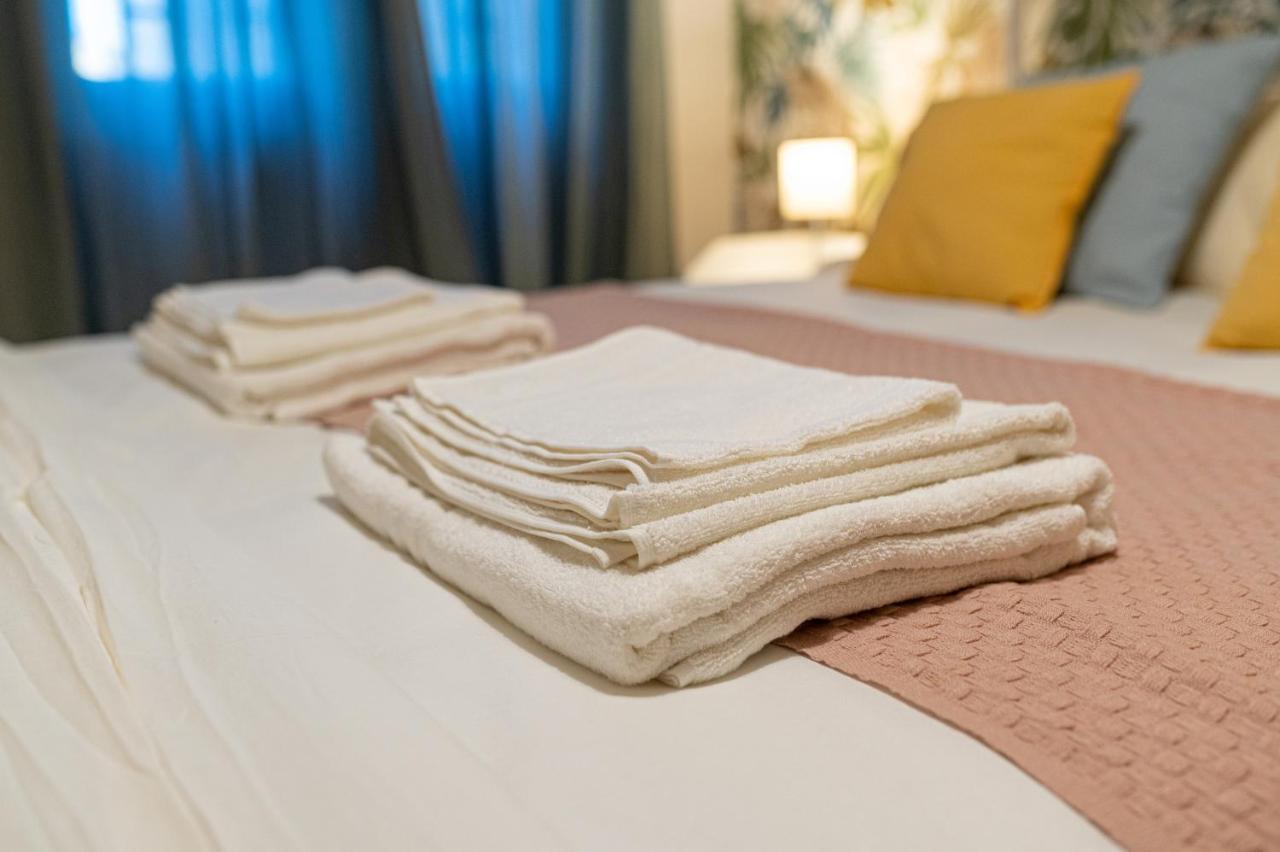 Casa Vacanze Partenope Apartment เนเปิลส์ ภายนอก รูปภาพ