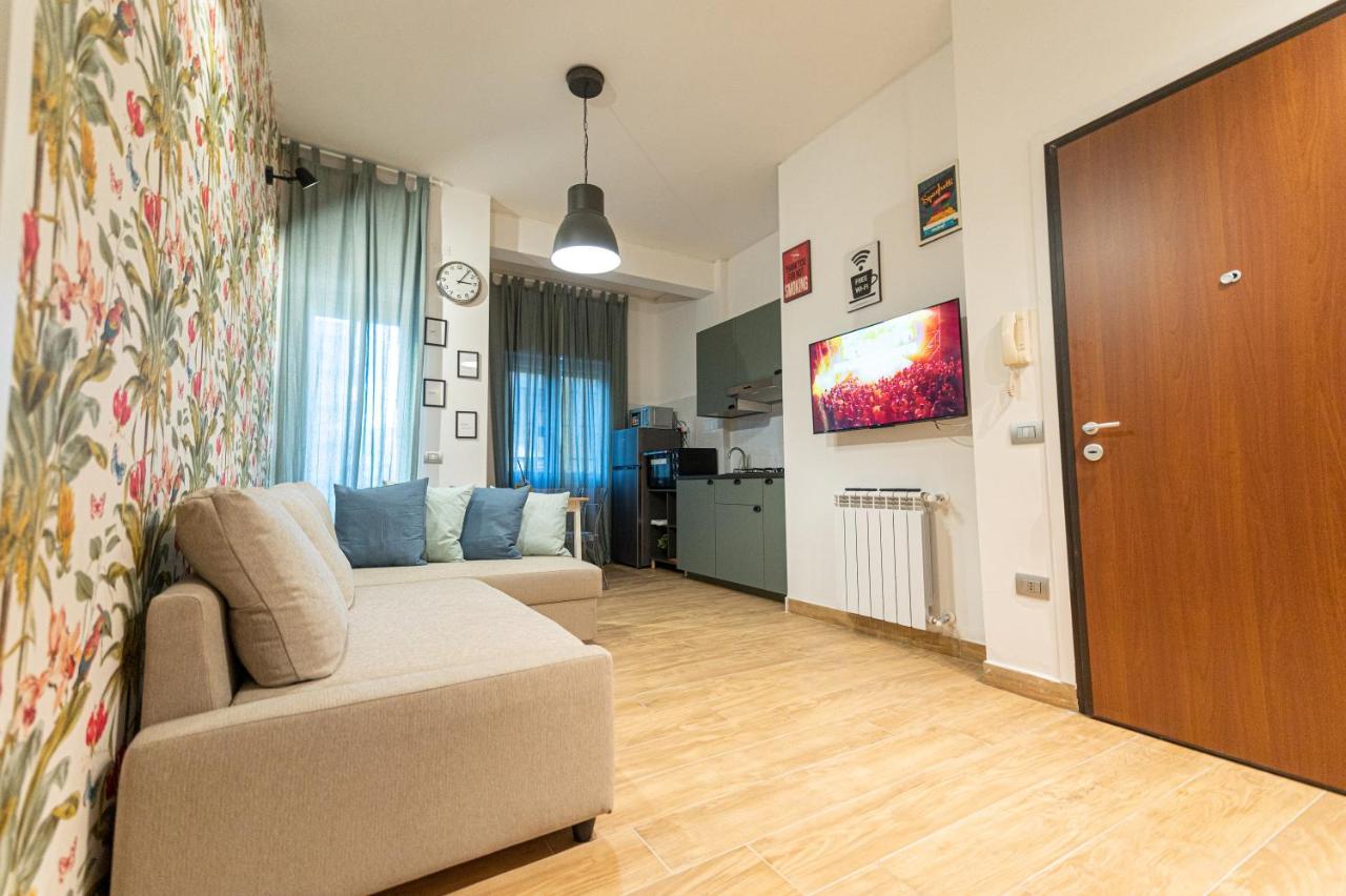 Casa Vacanze Partenope Apartment เนเปิลส์ ภายนอก รูปภาพ