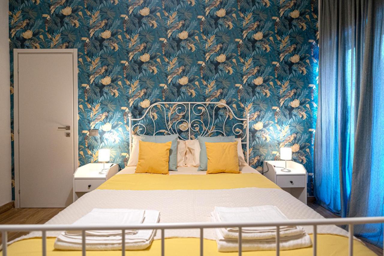 Casa Vacanze Partenope Apartment เนเปิลส์ ภายนอก รูปภาพ