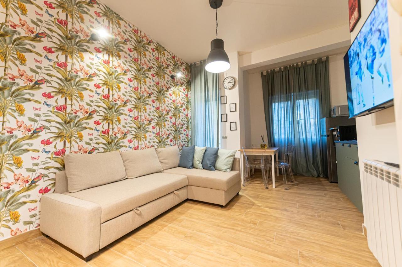 Casa Vacanze Partenope Apartment เนเปิลส์ ภายนอก รูปภาพ