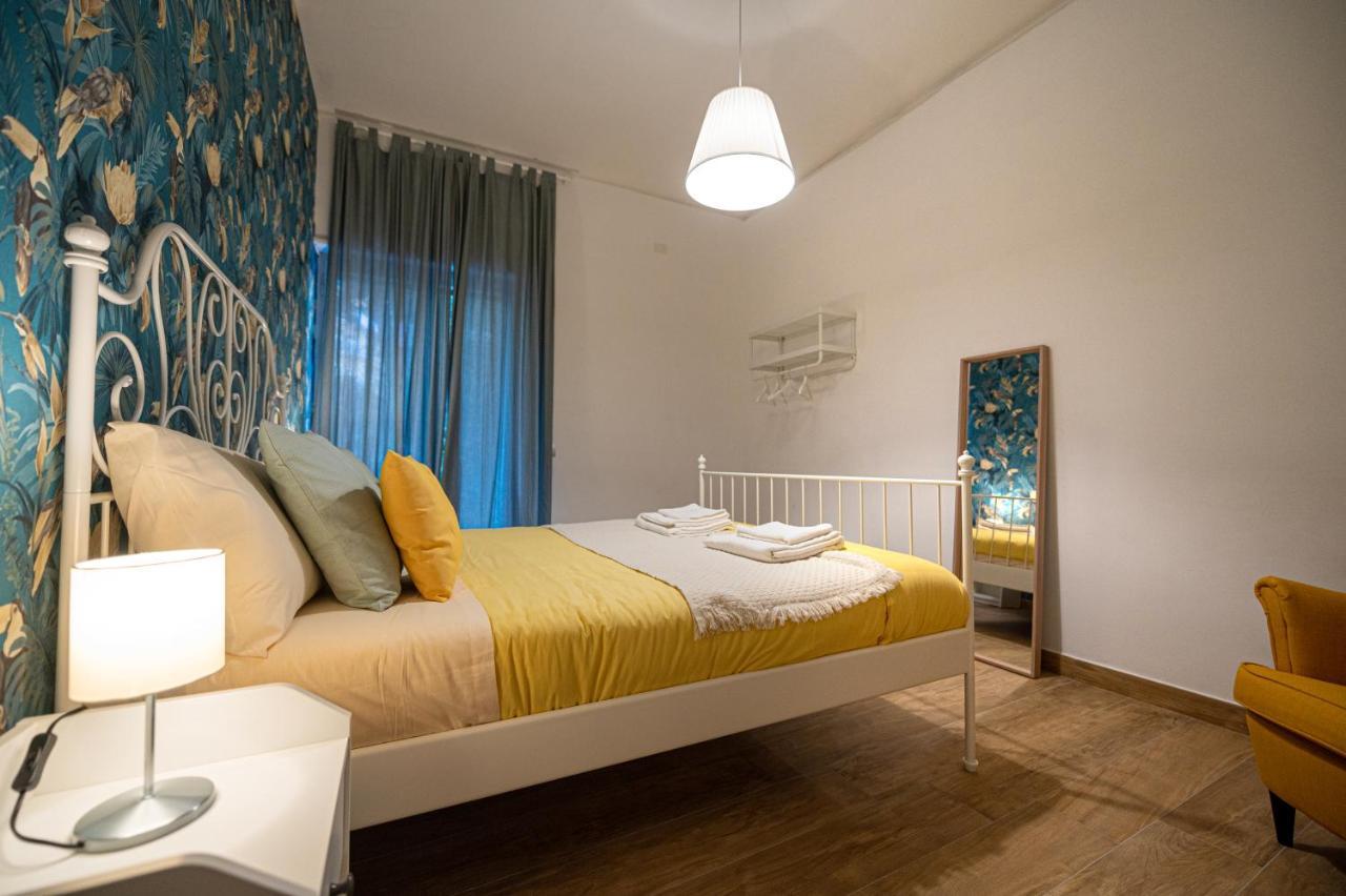 Casa Vacanze Partenope Apartment เนเปิลส์ ภายนอก รูปภาพ
