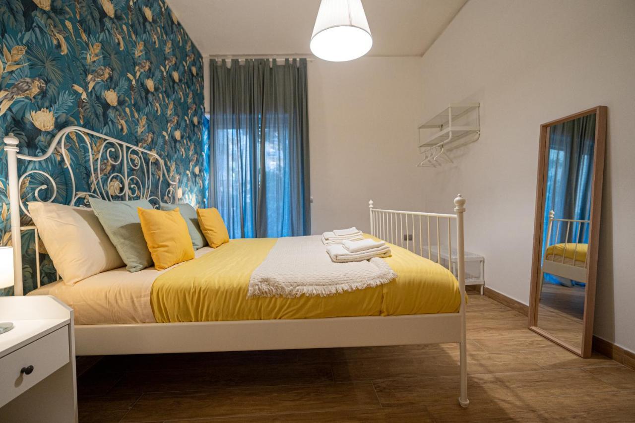 Casa Vacanze Partenope Apartment เนเปิลส์ ภายนอก รูปภาพ